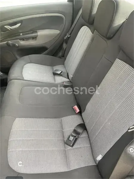 Usado Fiat Linea Active 90 CV (66 kW) 2007 Negro Berlina