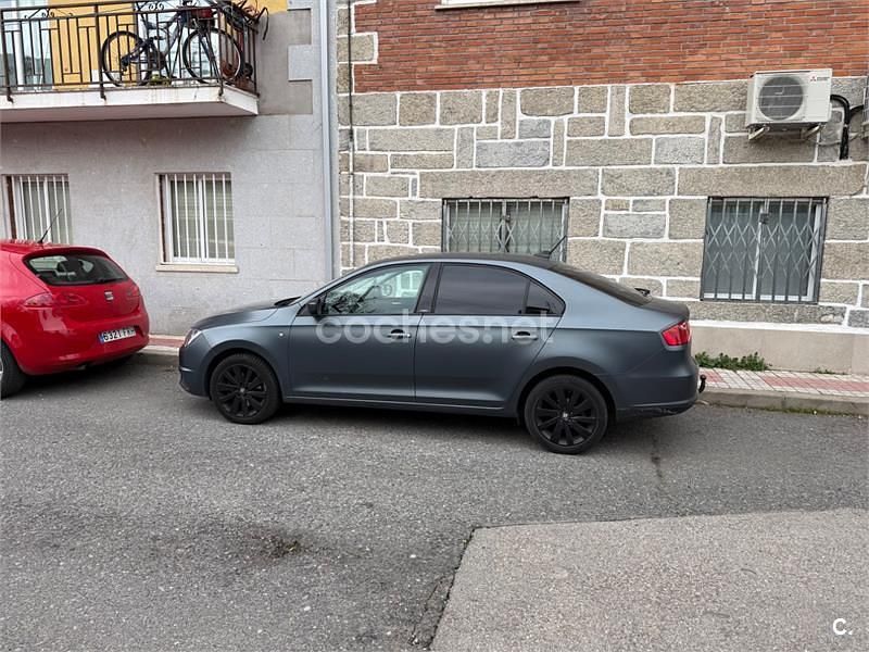 Usado Seat Toledo Style 105 CV (77 kW) 2015 Gris / plata Utilitario