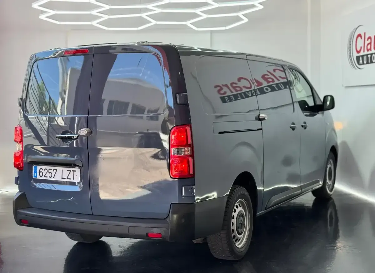 Usado Citroën Jumpy 100 CV (73 kW) 2022 Gris Monovolumen