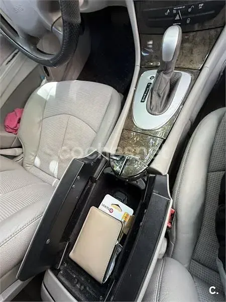 Usado Mercedes E320 Avantgarde 204 CV (150 kW) 2005 Negro Berlina