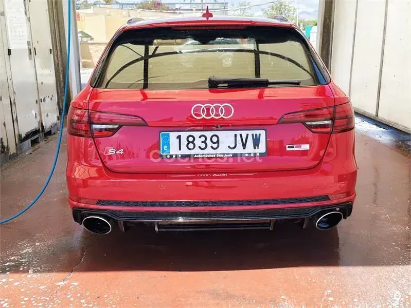 Usado Audi S4 354 CV (260 kW) 2017 Rojo Familiar