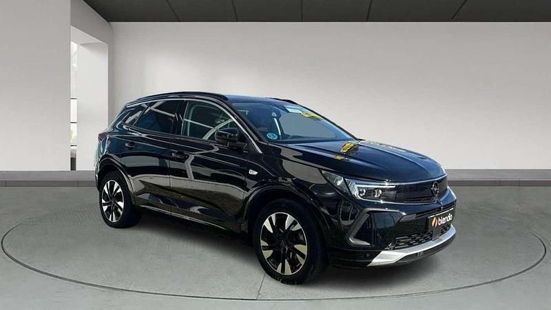 Usado Opel Grandland X Ultimate 131 CV (96 kW) 2022 Negro SUV