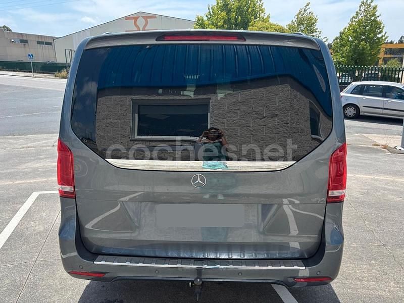 Usado Mercedes V250 Exclusive 190 CV (139 kW) 2019 Gris / plata Monovolumen
