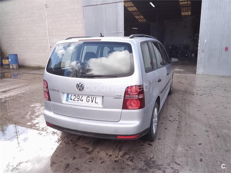 Usado VW Touran Edition 105 CV (77 kW) 2010 Gris / plata Monovolumen