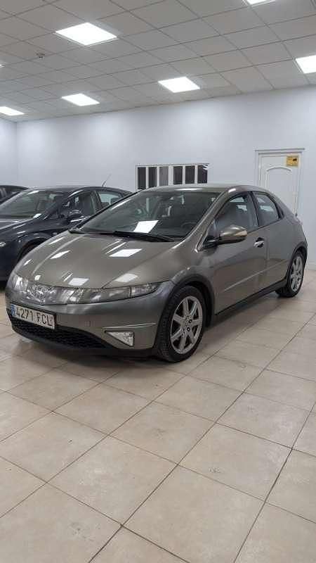 Negro Usado 2006 Honda Civic Sport Utilitario | 4990 € (Precio justo) - Imagen 1/4