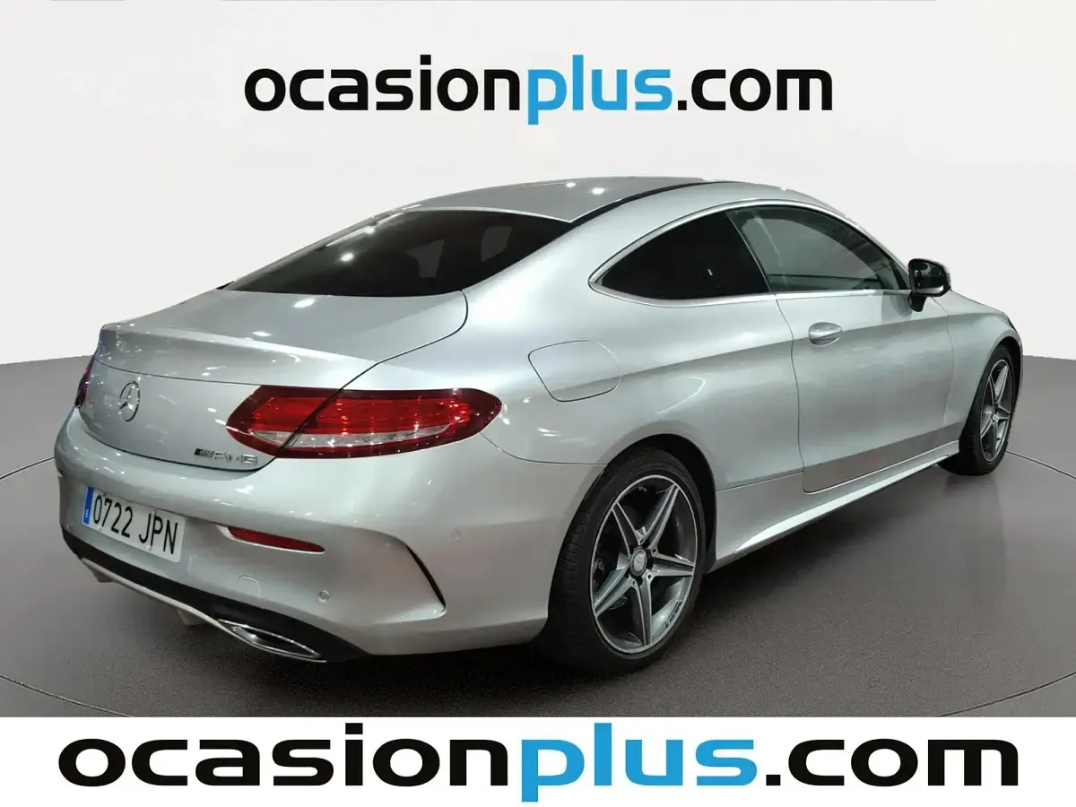 Usado Mercedes C220 AMG line 170 CV (125 kW) 2016 Gris plata Coupe