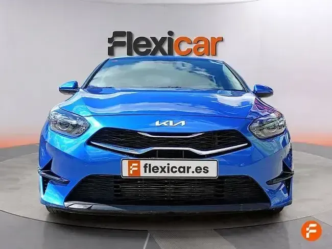 Usado Kia Ceed 100 CV (73 kW) 2021 Azul Utilitario