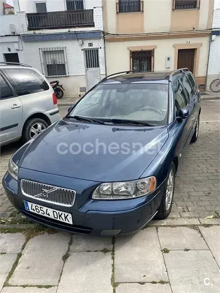 Usado Volvo V70 Momentum 163 CV (119 kW) 2005 Azul Familiar