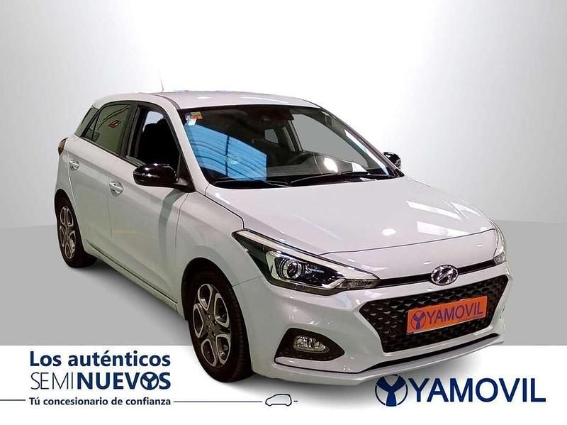 Usado Hyundai i20 99 CV (72 kW) 2019 Blanco Utilitario