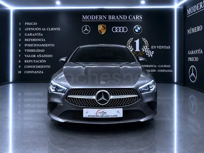 Usado Mercedes CLA200 Shooting Brake 150 CV (110 kW) 2021 Gris / plata Familiar