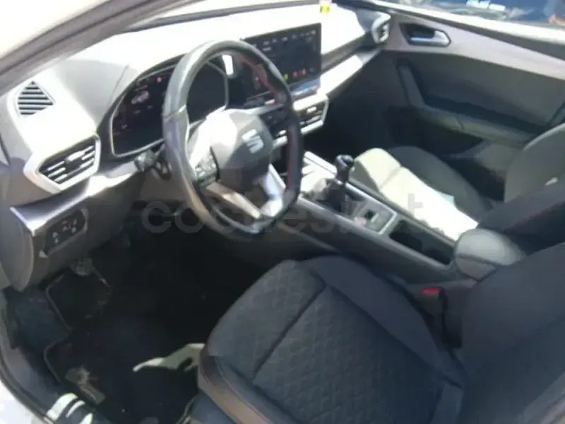 Usado Seat Leon FR 150 CV (110 kW) 2022 Blanco Berlina