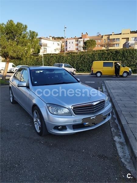 Usado Mercedes C200 136 CV (100 kW) 2008 Gris / plata Berlina