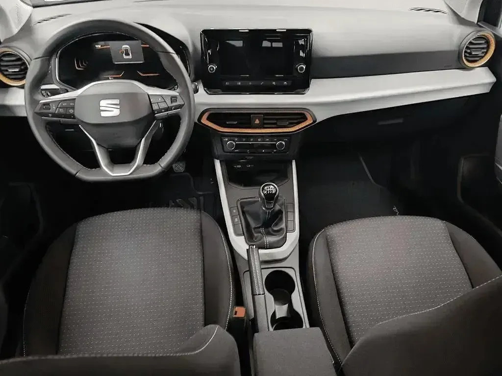 Usado Seat Arona Style 116 CV (85 kW) 2025 Gris SUV