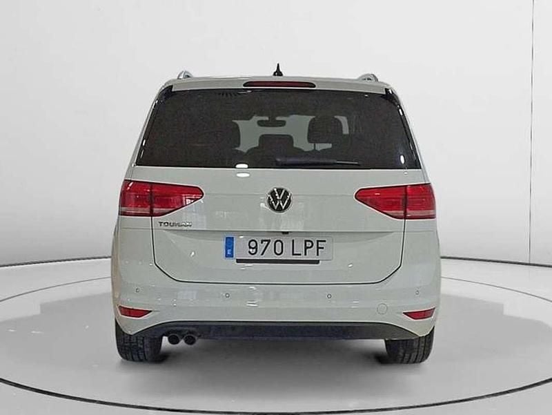 Usado VW Touran Advance 151 CV (111 kW) 2021 Blanco Monovolumen