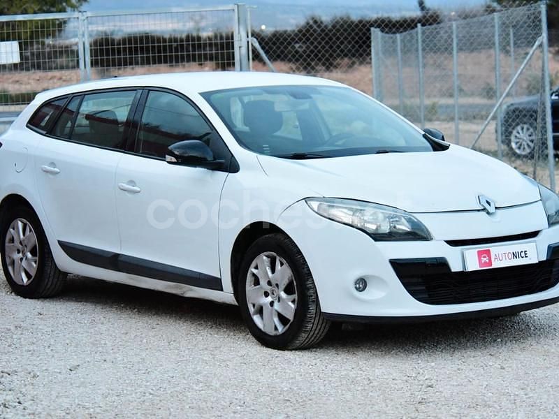 Blanco Usado 2012 Renault Mégane Berlina | 4990 € (Precio justo) - Imagen 1/4