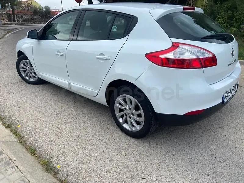 Usado Renault Mégane Dynamique 115 CV (84 kW) 2013 Blanco Berlina