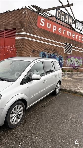 Usado Opel Zafira Family 110 CV (80 kW) 2014 Gris / plata Monovolumen