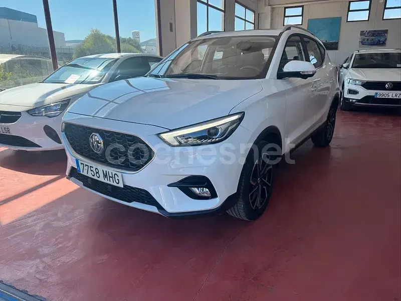 Usado MG ZS Luxury 111 CV (81 kW) 2023 Blanco SUV