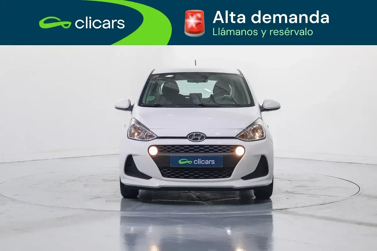 Usado Hyundai i10 66 CV (48 kW) 2017 Blanco Utilitario