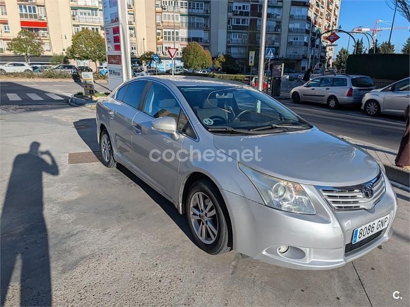Usado Toyota Avensis Advance 126 CV (92 kW) 2009 Gris / plata Berlina