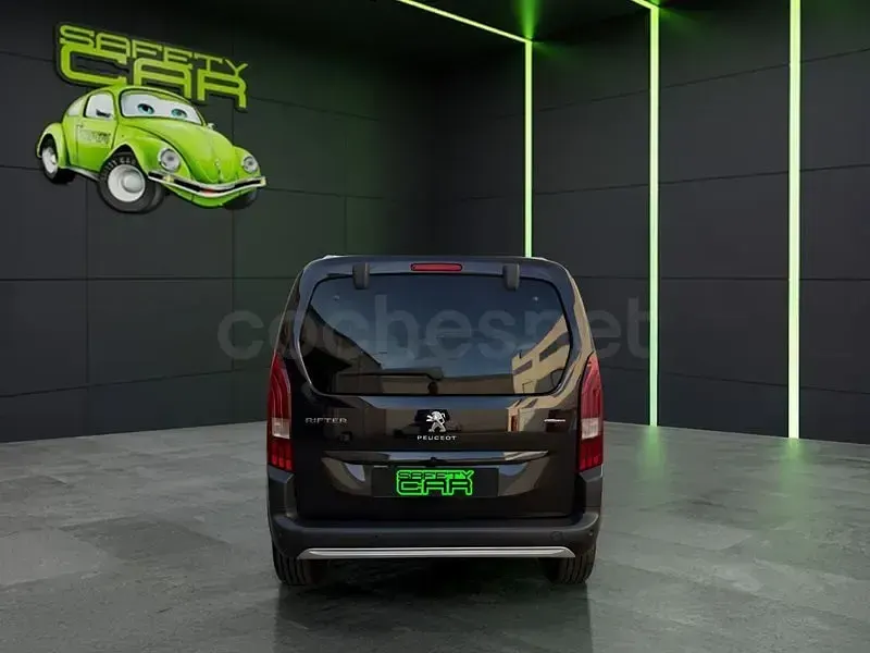 Usado Peugeot Rifter GT-line 130 CV (95 kW) 2019 Negro Monovolumen
