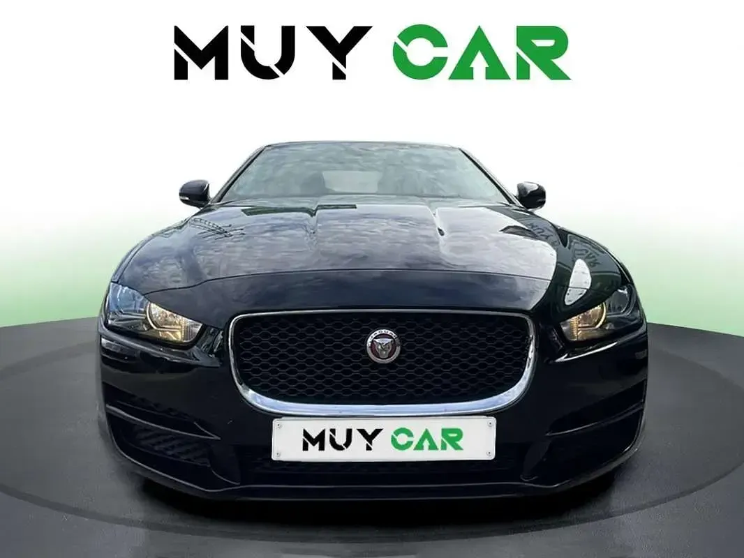 Usado Jaguar XE Pure 179 CV (131 kW) 2016 Negro Berlina