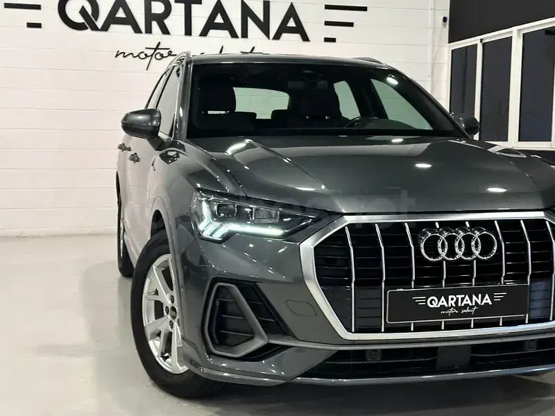 Begagnad Audi Q3 S-Line 150 HK (110 kW) 2023 Grå SUV