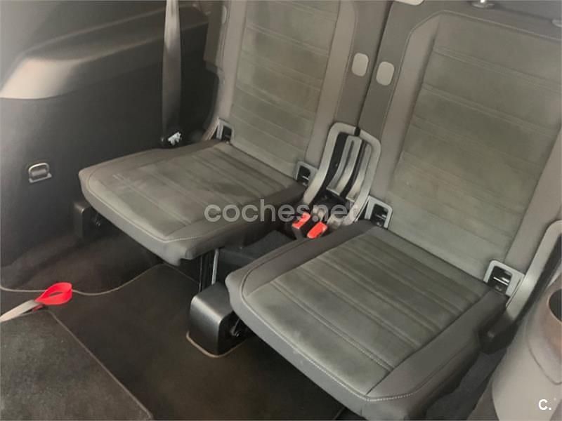 Blanco Usado 2016 VW Touran Sportline Monovolumen | 15.600 € (Un poco caro) - Imagen 1/4