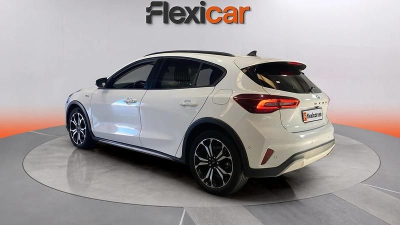 Używany Ford Focus Active 155 KM (114 kW) 2022 Biały Sedan/Limuzyna