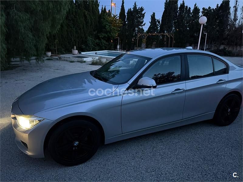 Usado BMW 318 Gran Turismo 143 CV (105 kW) 2013 Gris / plata Berlina