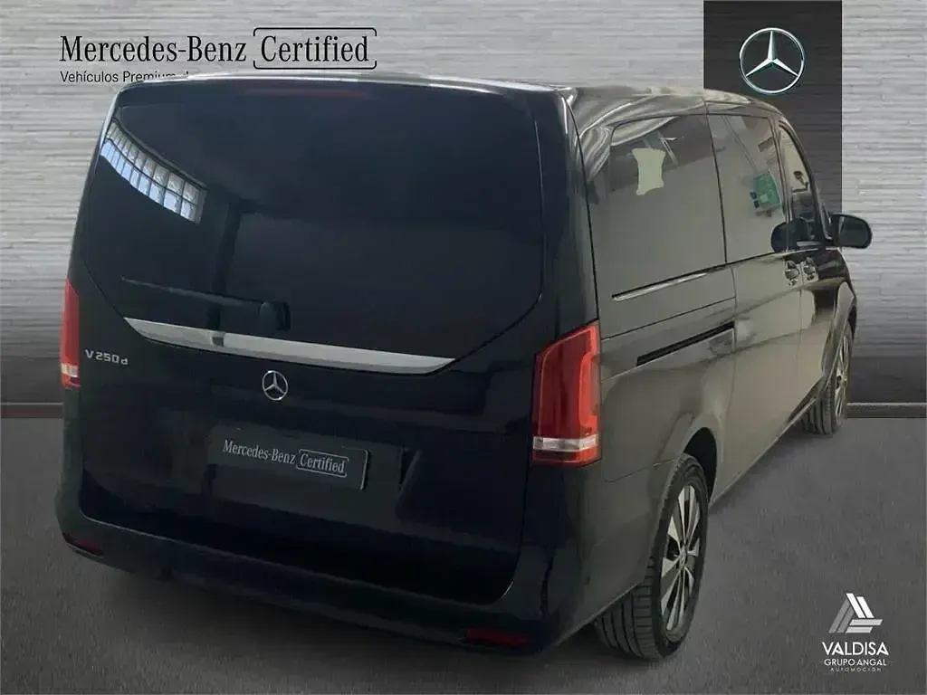 Usado Mercedes V250 190 CV (139 kW) 2024 Negro Monovolumen