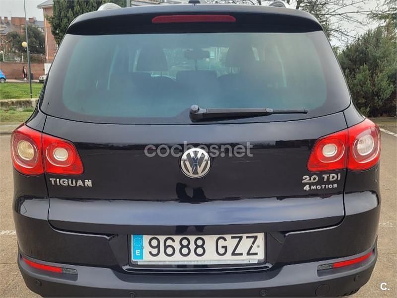 Usado VW Tiguan R-line BlueMotion 140 CV (102 kW) 2011 Negro SUV