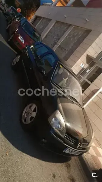 Usado Renault Clio II Extreme 100 CV (73 kW) 2004 Negro Berlina