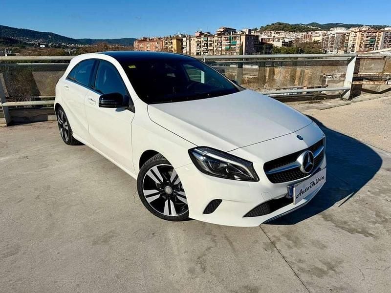 Usado Mercedes A200 AMG line 136 CV (100 kW) 2015 Blanco Utilitario