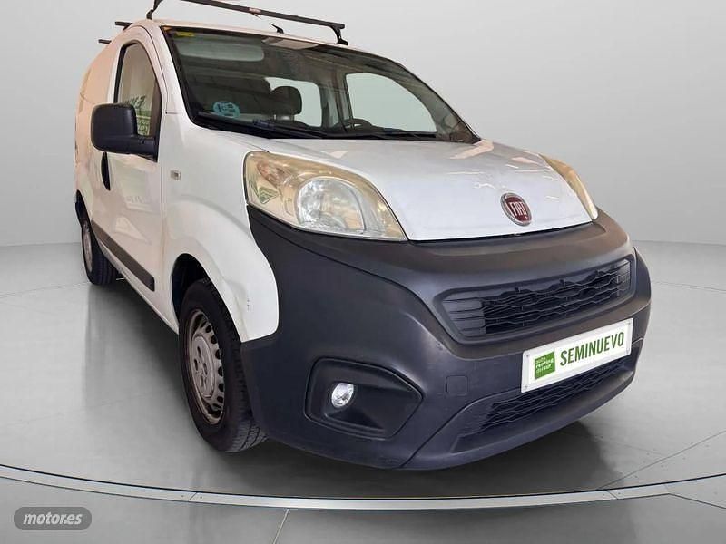 Blanco Usado 2017 Fiat Fiorino Monovolumen | 6590 € (Caro) - Imagen 1/4