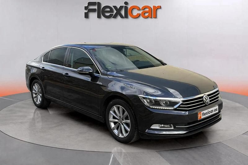 Negro Usado 2019 VW Passat Berlina | 15.790 € (Super precio) - Imagen 1/4