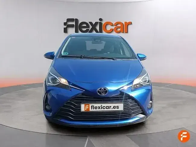 Usado Toyota Yaris Active 69 CV (50 kW) 2019 Azul Berlina