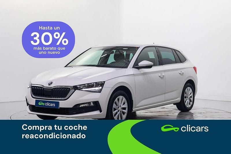 Usado Skoda Scala Selection 116 CV (85 kW) 2023 Blanco Utilitario