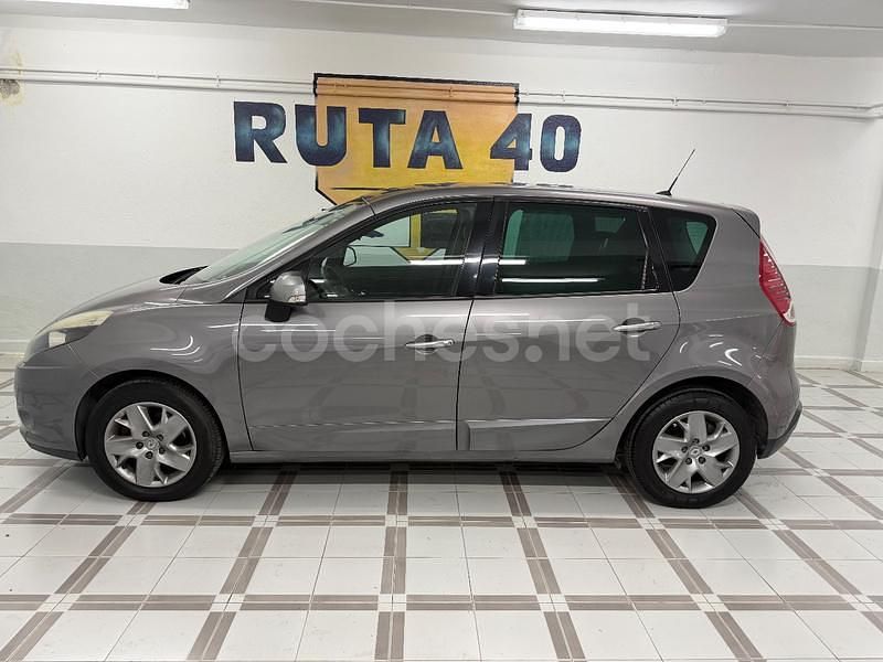 Usado Renault Scénic III Dynamique 130 CV (95 kW) 2011 Beige Monovolumen