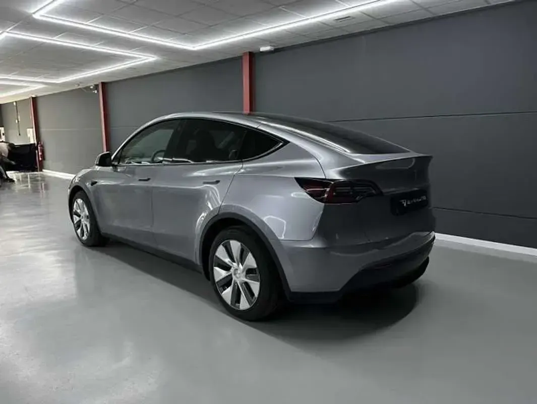 Usado Tesla Model Y 378 kW (514 CV) 2023 Plateado SUV