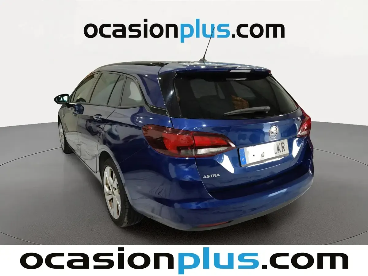 Usado Opel Astra GS Line 110 CV (80 kW) 2020 Azul Familiar