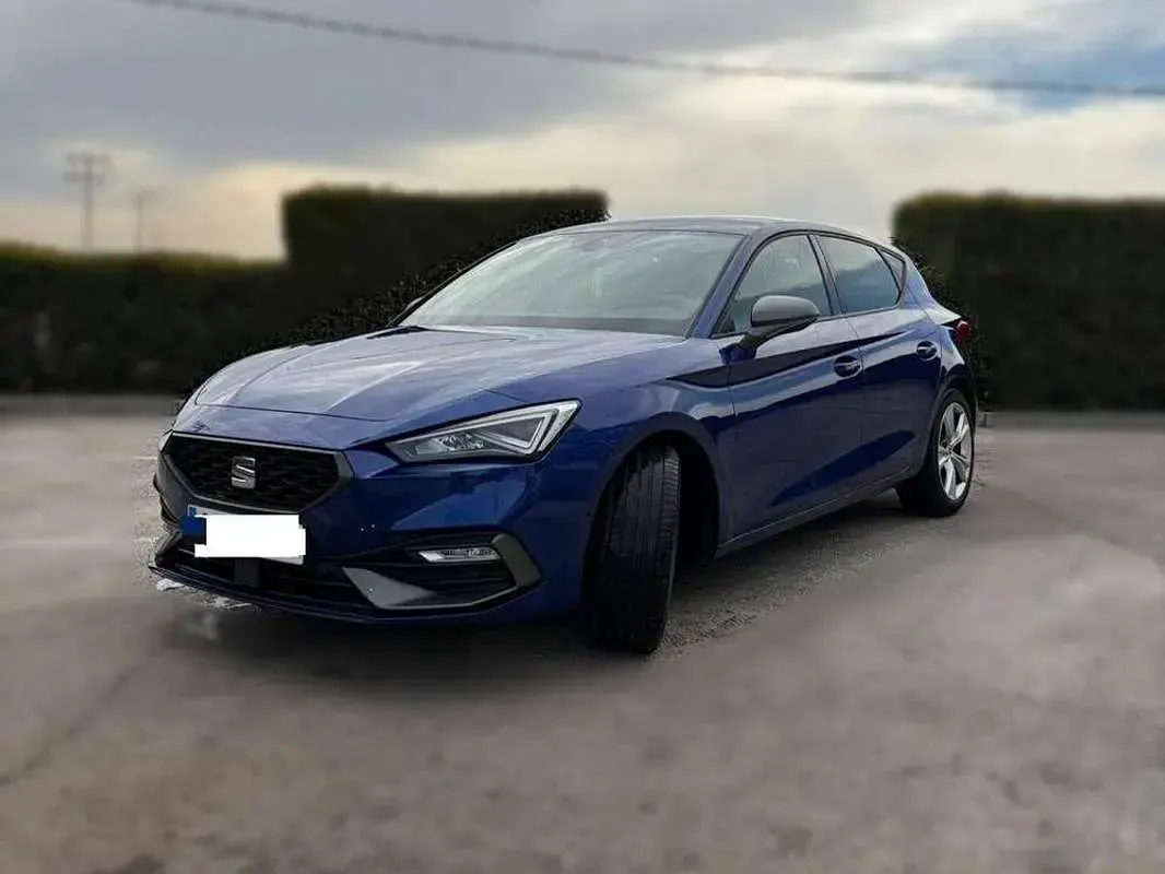 Usado Seat Leon FR 150 CV (110 kW) 2020 Azul Berlina