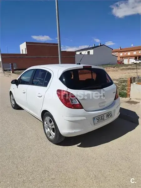 Usado Opel Corsa Selective 95 CV (69 kW) 2013 Blanco Utilitario