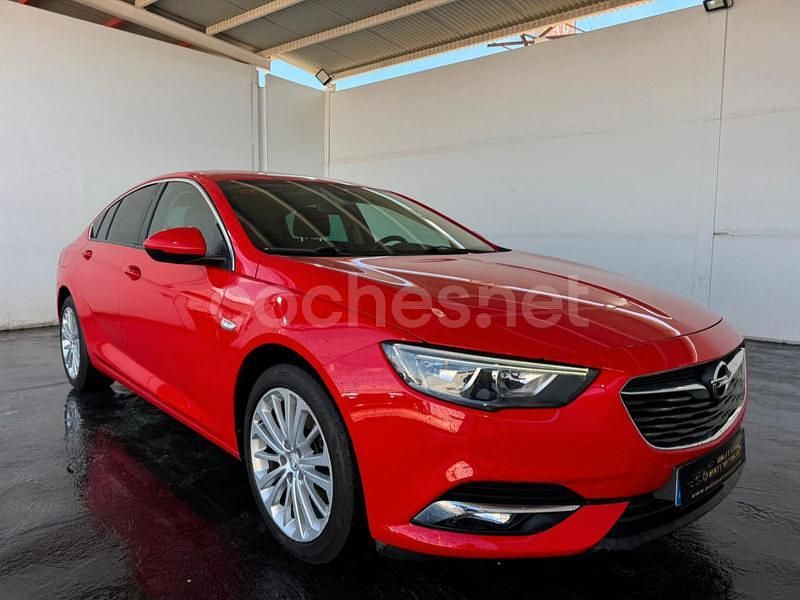 Usado Opel Insignia Innovation 136 CV (100 kW) 2020 Rojo Berlina