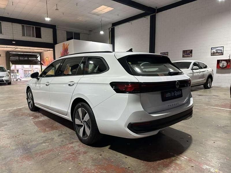 Nuevo VW Passat 150 CV (110 kW) 2025 Blanco Coupe