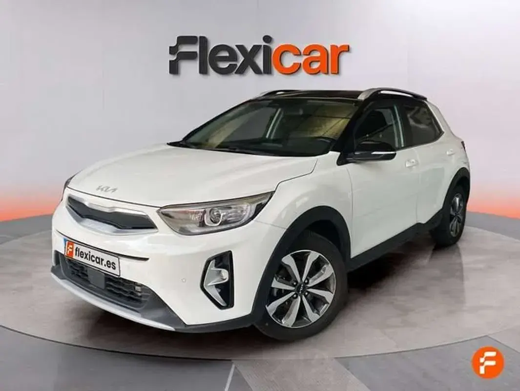 Usado Kia Stonic 101 CV (74 kW) 2021 Blanco SUV