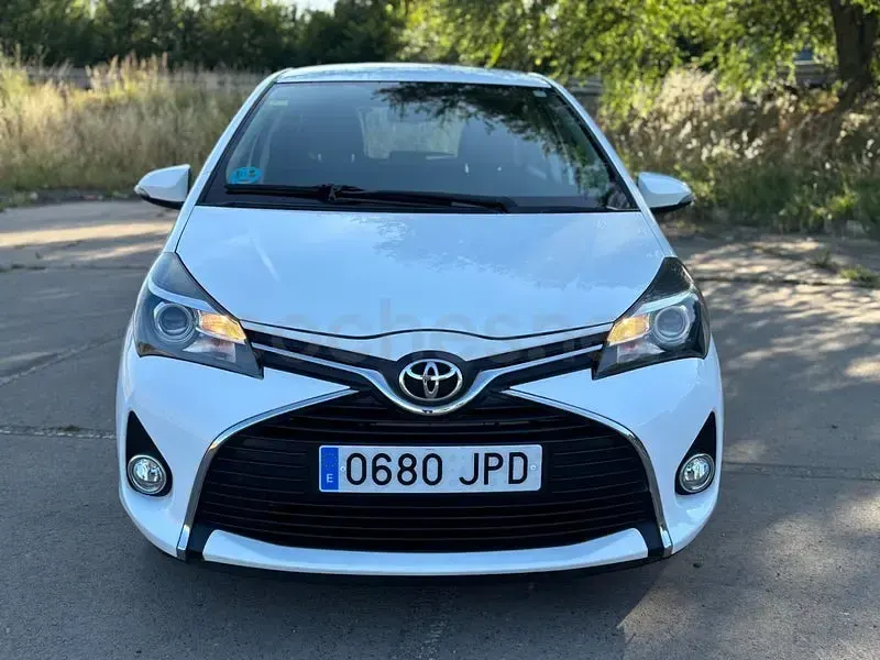 Usado Toyota Yaris Active 99 CV (72 kW) 2016 Blanco Berlina