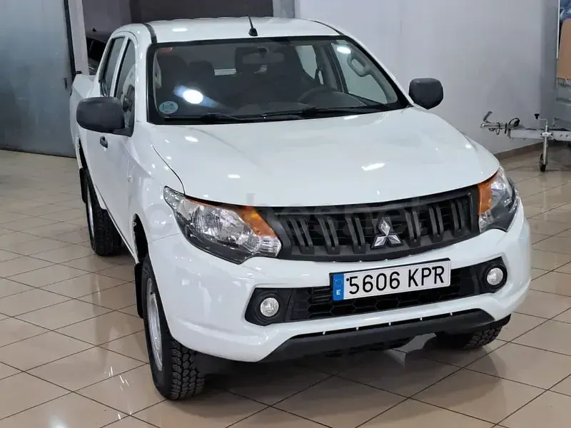 Usado Mitsubishi L200 154 CV (113 kW) 2018 Blanco Pickup/Camioneta
