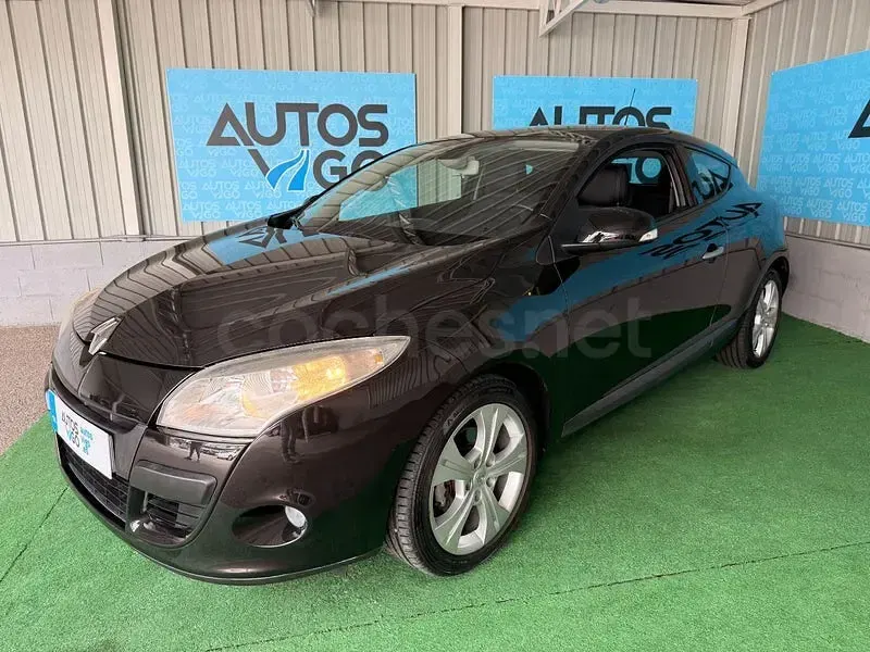 Usado Renault Mégane III Dynamique 110 CV (80 kW) 2010 Negro Berlina