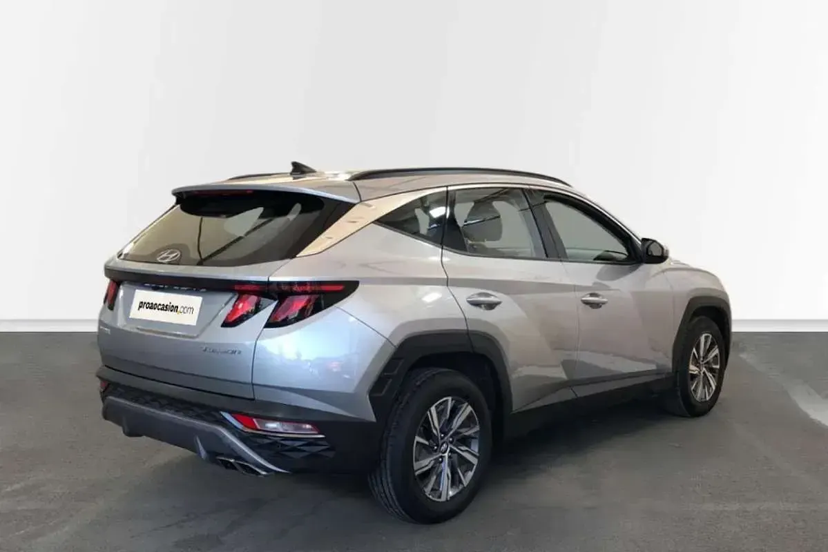 Usado Hyundai Tucson 116 CV (85 kW) 2022 Plateado SUV